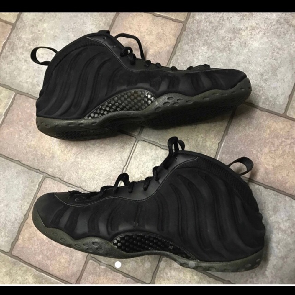 Triple black Nike foamposite sz 13